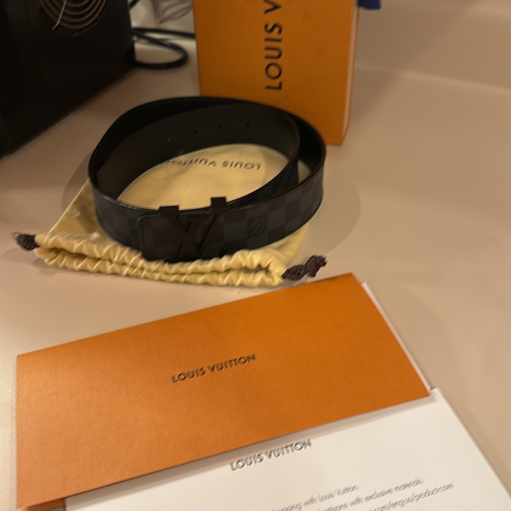 Black Louis Vuitton belt like new